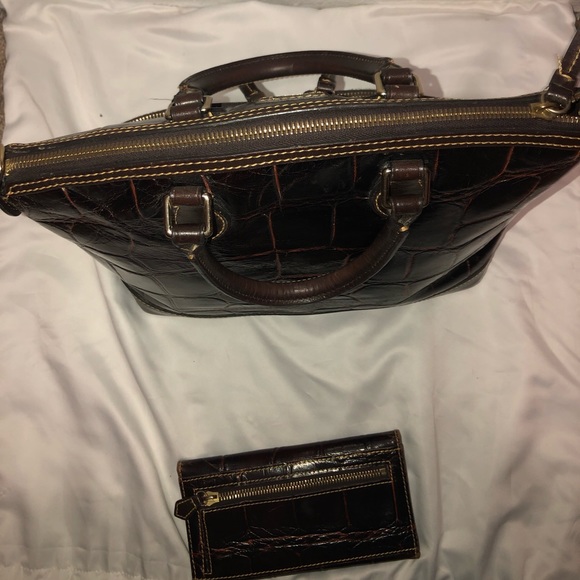 Authentic Dooney & Bourke Satchel/Wallet - Picture 4 of 8